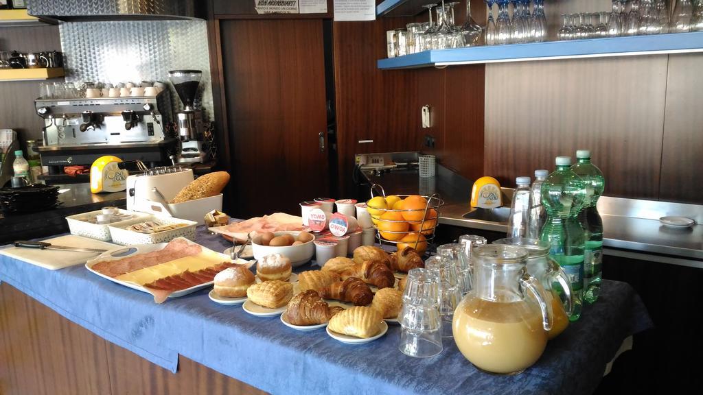 Hotel Oasi Múggia Dış mekan fotoğraf